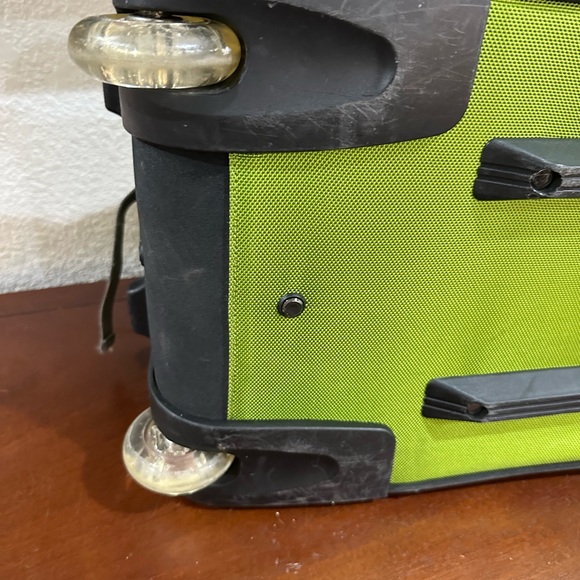 Lily Pond roller duffle - Picture 10 of 11